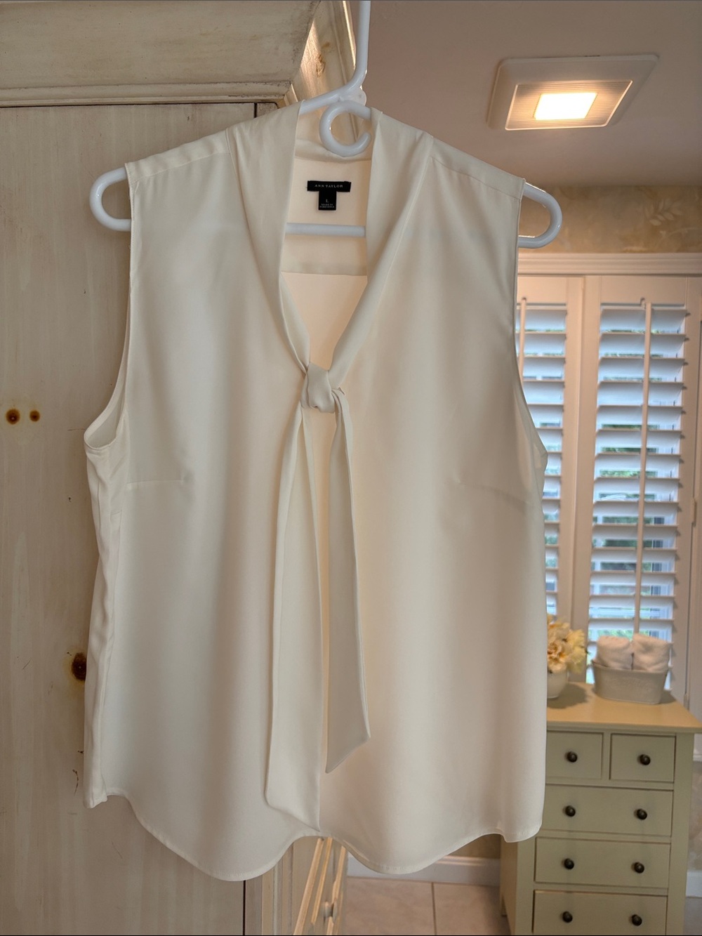 Ann Taylor Cream Feminine and Versatile Tie-Neck Sleeveless Blouse